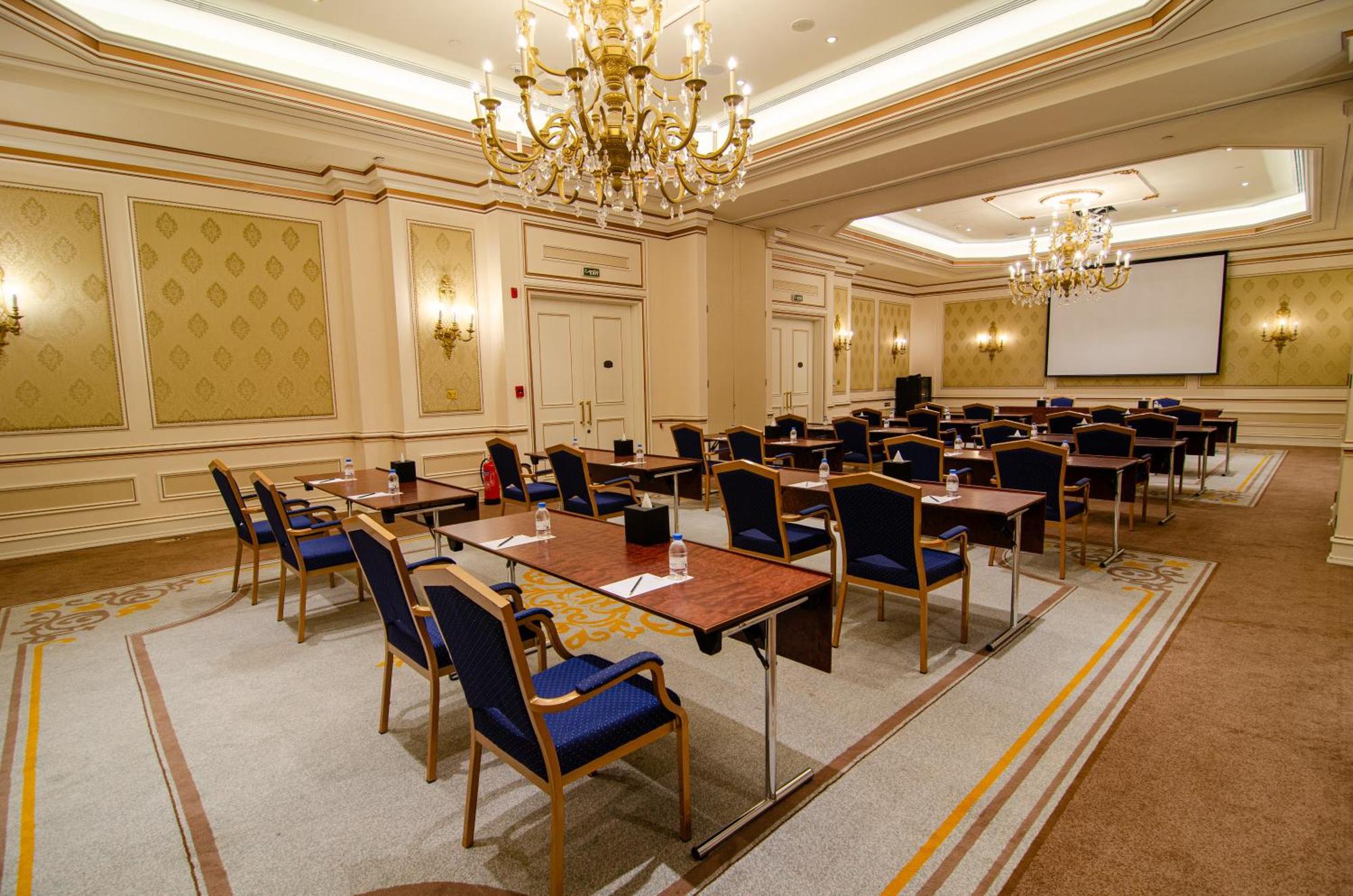 Al Aziziyah Boutique Hotel 5*